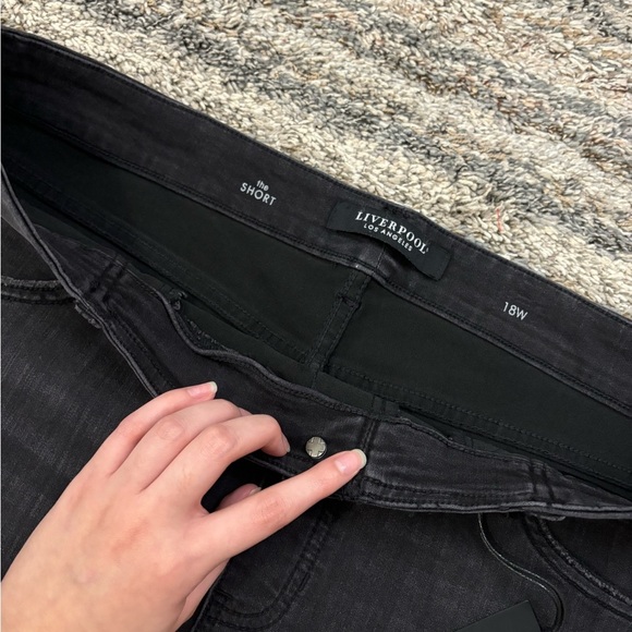 Liverpool Gia Glider Pull-On Shorts Sz 18W NWT | Liverpool Pull-On Mini Shorts - Picture 7 of 14
